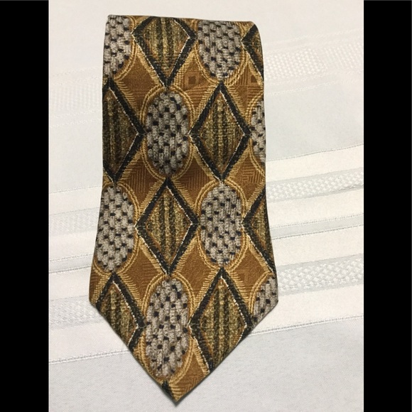 Churchill Silk Tie 🍒🦚 - Picture 4 of 4